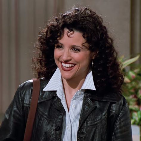 Elaine Seinfeld Hair, Elaine Seinfeld, Seinfeld Elaine, Cosmo Kramer, 90s Fashion Aesthetic, Seinfeld Kramer, Elaine Benes, Perfect Teeth, Julia Louis Dreyfus