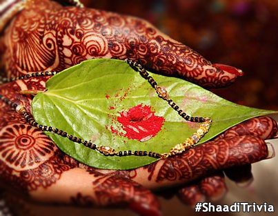 #Shaadi Trivia: Applying sindoor is not only considered auspicious, women also popularly believe that it wards off evil and protects their husbands. Indian Wedding Planning Checklist, Maharashtrian Bride, Maharashtrian Wedding, Wedding Photography Checklist, Indian Wedding Bride, Wedding Stills, Indian Wedding Photography Couples, Marriage Photos, Wedding Couple Photos