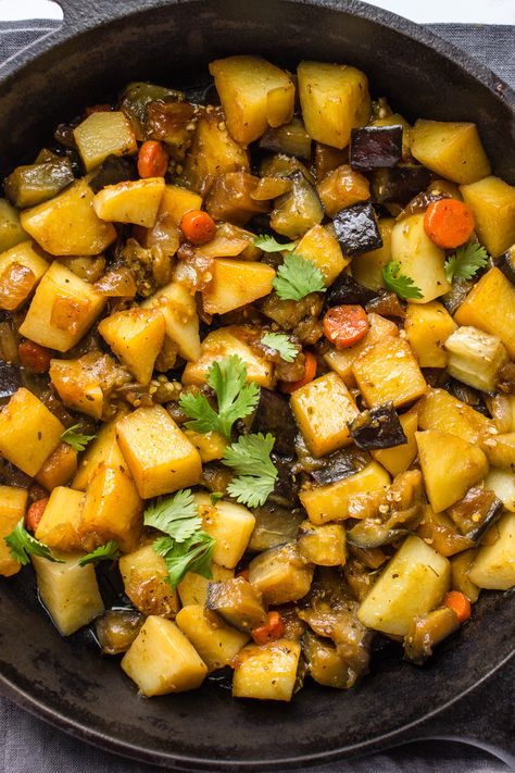 Eggplant Potato Recipe, Vegan Eggplant Recipes, Best Eggplant Recipe, Eggplant Stew, Stew With Potatoes, Vegan Eggplant, Eggplant Zucchini, Vegan Stew, Ways To Eat Healthy