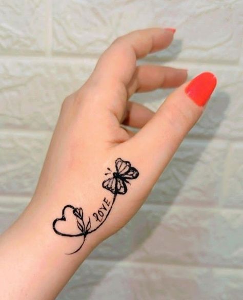 Henna Style Tattoos, Henna Designs Wrist, Henna Inspired Tattoos, Tato Henna, Finger Tattoo For Women, Key Tattoo, Hand And Finger Tattoos, Pretty Hand Tattoos, Henna Tattoo Hand