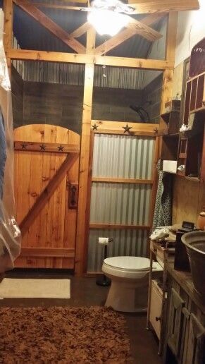 Western Bathrooms, Rustic Bathroom Shower, Barn Bathroom, Western Bathroom, Rustic Bathroom Vanities, Rustic Bathroom Designs, Decorating Bathroom, Decor Ikea, Country Bathroom