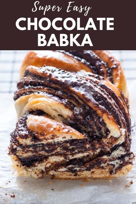 Halla Bread Recipes, Babka Bread Recipe, Chocolate Babka Bread, Babka Bread, Babka Recipe, Baked Dessert, Polish Traditions, Chocolate Babka, Brioche Bread