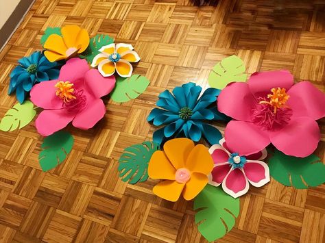 Here it is!! How Fabulous are these tropical flowers, love how they came together 😍 Email me or DM me for Inquiries! #bringingideastolife… Luau Flowers, Gift Cards Ideas, Tropical Theme Party, Moana Theme, Flowers Hibiscus, Hawaiian Birthday Party, Moana Birthday Party, Hawaiian Birthday, Fiesta Tropical