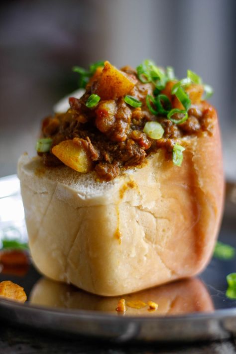 South African Curry Recipe For Bunny Chow! - Explore Cook Eat South African Curry, African Curry, South Africa Food, South African Dishes, Bunny Chow, Africa Food, Lamb Curry, South African Recipes, Curry Recipe