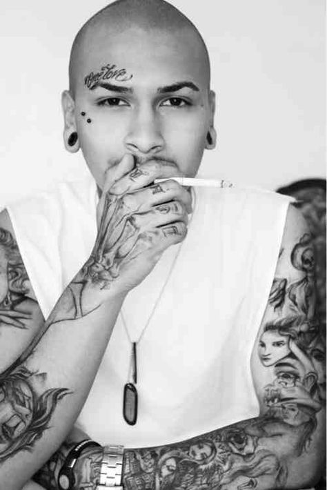 ❤uffff ❤ Cholo Tattoo, Guy Face, Eyebrow Tattoos, Ms 13, Chicano Rap, Gang Tattoos, Tatted Men, Chicano Love, Chola Style