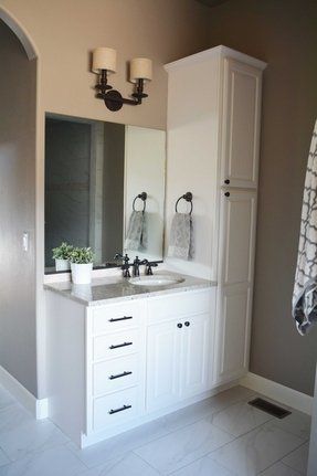 Vanity With Linen Closet, Decorate Ideas, Bathrooms Inspiration, Bathroom Aesthetics, Modern Small Bathrooms, Floor Designs, Sink Ideas, Bathroom Decorations, Inspiration Bathroom