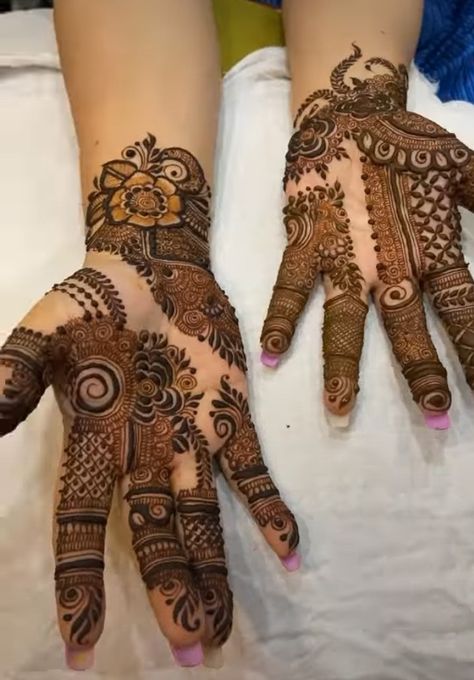 Mehedi Design Simple, Bride Mehndi, Different Cheeses, Traditional Mehndi Designs, Rajasthani Mehndi, Traditional Mehndi, Legs Mehndi, Rajasthani Mehndi Designs, Mehedi Design