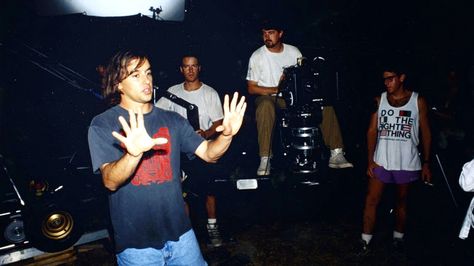 Episode 87 - Richard Linklater.  Writer/director Richard Linklater sets up a scene on the set of "Dazed and Confused", 1993. Joey Lauren Adams, Jason London, Rory Cochrane, Richard Linklater, Cole Hauser, Comedy Film, Ensemble Cast, Vintage Everyday, Dazed And Confused