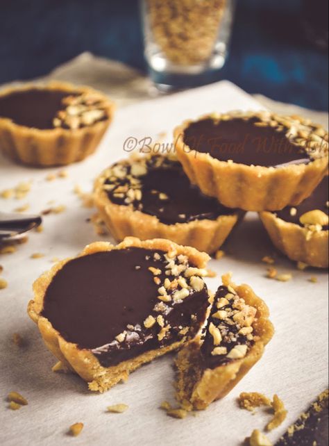 Mini Chocolate Tarts Recipe, Chocolate Tarts Mini, Ganache Tart, Mini Tart Recipes, Chocolate Tarts, Chocolate Tarts Recipe, Chocolate Ganache Tart, Biscuits Diététiques, Chocolate Ganache Filling