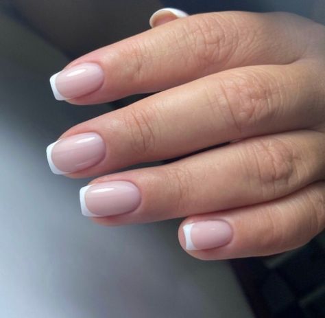 Delicate French Manicure, French Fade Nails, French Tip Gel Nails, Gel Nails French, Acrylic Toe Nails, French Manicure Nails, Glitter Gel Nails, Pointed Nails, Casual Nails