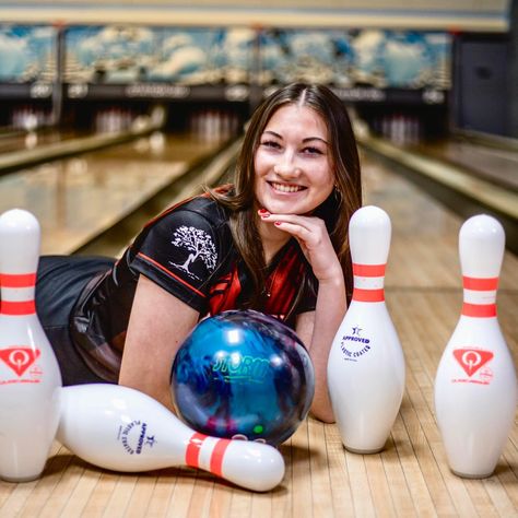 Bowling Poses Picture Ideas, Bowling Photo Ideas, Bowling Poses, Bowling Senior Pictures, Bowling Photoshoot, Bowling Photos, Bowling Photography, Sports Shoot, Senior Sports Photography