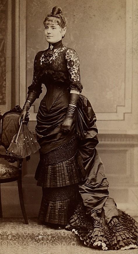 Vintage · History · Fashion · Royalty · Art · Photography - Andrea · Architect · Paraguay 1880 Portrait, Victorian Skirts, Imaginary Scenarios, Historical Outfits, Hedda Gabler, 1870s Fashion, Victorian Era Fashion, 1880s Fashion, Victorian Ladies