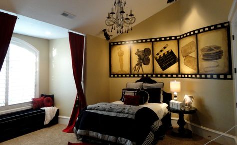 movie themed bedroom | Angela painted this Hollywood/ movie themed girls bedroom featured in ... Hollywood Room, Movie Themed Rooms, Hollywood Bedroom, Movie Bedroom, Movie Room Decor, Theater Chairs, Theme Bedroom, Home Theater Setup, Teen Girl Bedroom