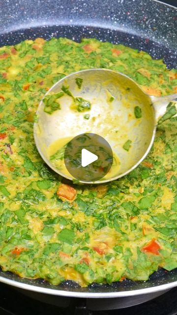 Palak Recipes Healthy, Palak Chilla, Palak Recipe, Carom Seeds, Cheese Slice, Spicy Snacks Recipes, Dosa Recipe, Chilli Paste, Veg Dishes