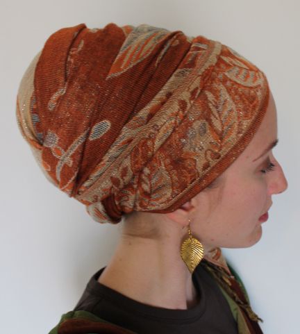 Tichel Fashion, Jewish Headcovering, Christian Head Covering, Head Coverings, Hair Wrap Scarf, Head Scarves, Head Scarf Styles, Head Dress, Head Wrap Scarf