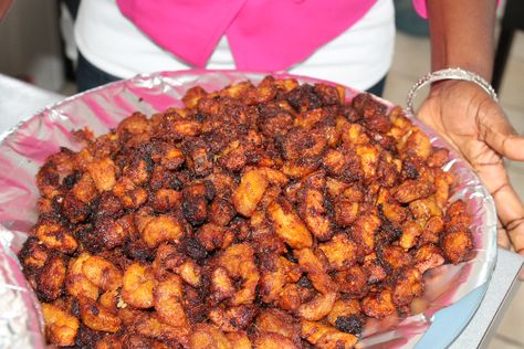 kelewele.. ! Ghana Foods, African Kitchen, Ghana Food, Ghanaian Food, African Foods, West African Food, Food Stall, Favourite Food, Cajun Recipes