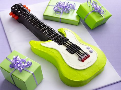 Electric Guitar Cake...FATHER'S DAY Electric Guitar Cake, Guitar Birthday Cakes, Rockstar Party, Rock Star Birthday, Betty Crocker Cake, Rockstar Birthday Party, Guitar Cake, Star Birthday Party, Cake Templates