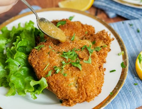 Vegan Schnitzel - The Edgy Veg Vegan Schnitzel Recipe, Easy Seitan Recipe, Vegan Schnitzel, Make Seitan, Schnitzel Recipe, Vegan Meat Recipe, Edgy Veg, Schnitzel Recipes, Seitan Recipes