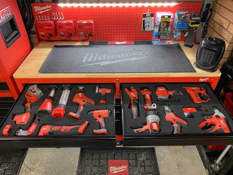 Milwaukee Tool Garage, Milwaukee Storage Ideas, Milwaukee Garage Ideas, Milwaukee Tools Storage, Milwaukee Garage, Milwaukee Tool Box Ideas, Diy Garage Plans, Milwaukee Tool Box, Garage Workshop Plans