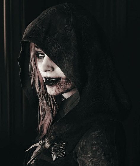 Evil Icon, Cassandra Dimitrescu, Resident Evil Vii, Bela Dimitrescu, Resident Evil 8, Resident Evil Village, Resident Evil Girl, Elvira Mistress Of The Dark, Resident Evil Collection