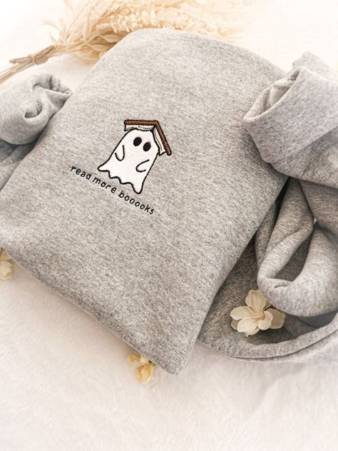 Embroidered Ghost Book Sweatshirt, Read More Booooks Sweatshirt, Fall Crewneck Embroidered Ghost, Ghost Books, Women Sweatshirt, Sweatshirt For Women, Sweatshirt Crewneck, Sweatshirt For Men, Halloween Costumes For Girls, Halloween Sweatshirt, Fall Sweatshirt