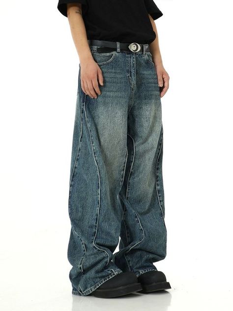 Model is 5ft 9''(176cm) tall, 145 lbs(66kg) weight and wearing a size L168cm 59kg wearing a size M - Reconstructed style- Baggy straight fit- DENIM Mens Jeans Baggy, Custom Baggy Jeans, Baggy Fits Men, Baggy Jeans Men, Baggy Pants Men, Punk Jeans, Baggy Denim Jeans, Y2k Baggy Jeans, Jean Baggy