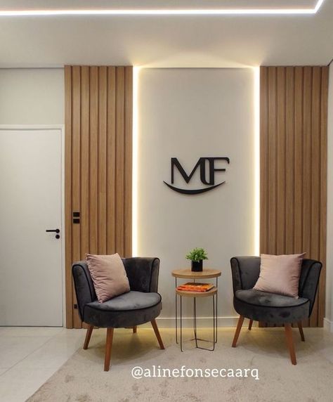 Office Reception Design, Waiting Room Design, Small Office Design Interior, Dental Office Design Interiors, Small Office Design, Retail Store Interior Design, Office Interior Design Modern, Modern Office Interiors, Clinic Interior Design