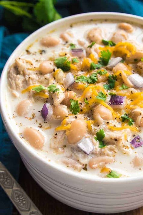 Creamy White Chicken Chili Chicken Chili Dutch Oven, Chili Dutch Oven, Creamy White Chicken Chili Recipe, White Chicken Chili Recipe Crockpot, Lemon Tree Dwelling, Oregano Chicken, Chicken Chili Crockpot, White Bean Chicken Chili, Creamy White Chicken Chili