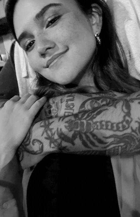 Boyfriend Tattoo, Tattoo For Boyfriend, Boyfriend Aesthetic, Tattoo Aesthetic, Hades And Persephone, The Love Club, Elle Fanning, Couple Pictures, Singer Songwriter