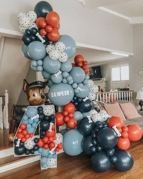 White balloon arch