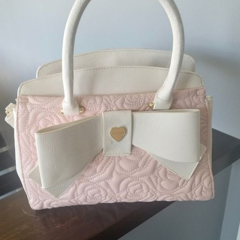 Betsey Johnson purse Besty Johnson, Betsey Johnson Purses, Betsey Johnson Handbags, Princess Diaries, Betsey Johnson, Ootd, Purse, Wardrobe, Handbags