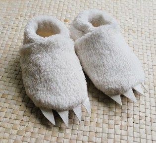 Where the Wild Things Are slippers. Wild Things Party, Baby Lux, Wild One Birthday Party, Hallowen Costume, Wild Things, The Egg, Samhain, 1st Bday, Baby Booties