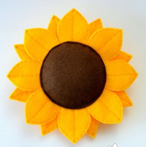 Felt Sunflower, Sunflower Crafts, Flower Sunflower, Felt Handmade, Flower Packaging, Felt Decorations, Bird Tree, Felt Material, Pumpkin Wreath