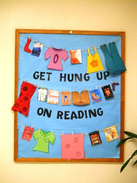 Get hung up on reading Bulletin board Library Bulletin Board Ideas, Fall Library, Reading Bulletin Board, Book Bulletin Board, School Library Bulletin Boards, Elementary Bulletin Boards, Reading Display, School Library Displays, Library Bulletin Board