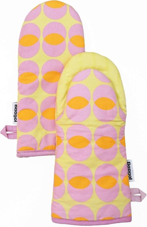 Amazon.com: Baagol Non-Slip Cotton Kitchen Oven Mitt Set, Modern and Cute Kitchen Mittens with Non-Slip Silicone Grips and Hanging Loops, 2 Piece, 12" x 5.5" (Sunrise Sorbet) : Home & Kitchen Kitchen Mittens, Kitchen Oven, Pots Pans, Cute Kitchen, Oven Mitt, Linen Textile, Oven Mitts, Pots And Pans, Pattern Blocks