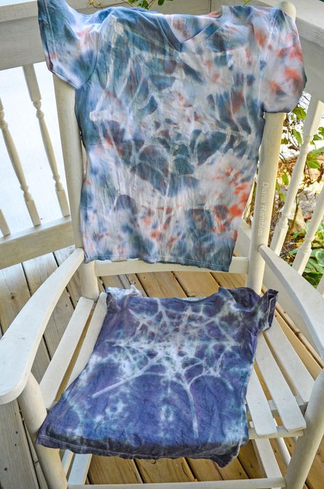 DIY Spider Web Tie-Dye Shirt #BooItForward AD #tutorial Bleach Tie Dye Halloween Shirts, Spooky Tie Dye, Tye Dye Halloween Shirts, Reverse Tye Dye, Diy Spider Web, Halloween Casual Tie Dye T-shirt, Casual Halloween Tie Dye T-shirt, Diy Spider, Tye Dye Patterns