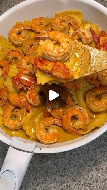 Seafood Network🦞🦐🦀🦑🐙🍤 on Instagram: "Shrimp and lobster ravioli boil recipe  @by.nay.a" Pasta Casserole Dishes, Cabbage Recipes Healthy, Lobster Ravioli, Favorite Pasta Recipes, Boiled Food, Healthy Shrimp, Lobster Recipes, Pasta Casserole, Cabbage Recipes