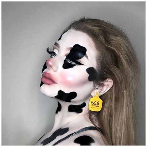 Fun Halloween Makeup Looks, Cow Makeup Halloween, Animal Halloween Makeup, Animal Makeup, Haute Couture Looks, Cute Halloween Makeup, Face Art Makeup, Amazing Halloween Makeup, Halloween Makeup Inspiration