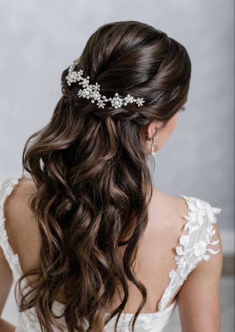 Half Up Half Down Wedding Hair Hairpiece, Pearl Wedding Hair Half Up, Hairstyle For White Gown, Bridal Hair Accessories Headpieces, Half Up Half Down With Pearls, Hairstyle On Gown, Hairstyles On Gown, Hairstyle For Gown, Wedding Dress Autumn