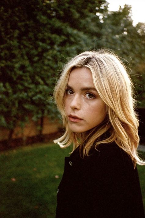 Sally Draper, Hair Evolution, Kiernan Shipka, Sabrina Spellman, Tv Actors, Branding Photoshoot, Just Girl Things, Beautiful Eyes, Free Image