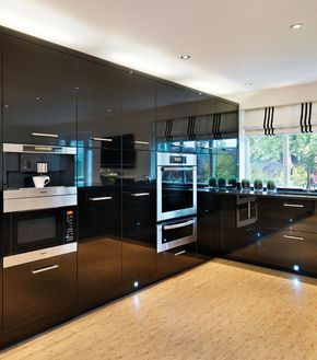 Kitchen Cabinets Black And White, Black Gloss Kitchen, Black Kitchen Furniture, Glossy Kitchen, Designer Kitchens, Laminate Cabinets, Gloss Kitchen, Black Kitchen Cabinets, Contemporary Kitchen Design