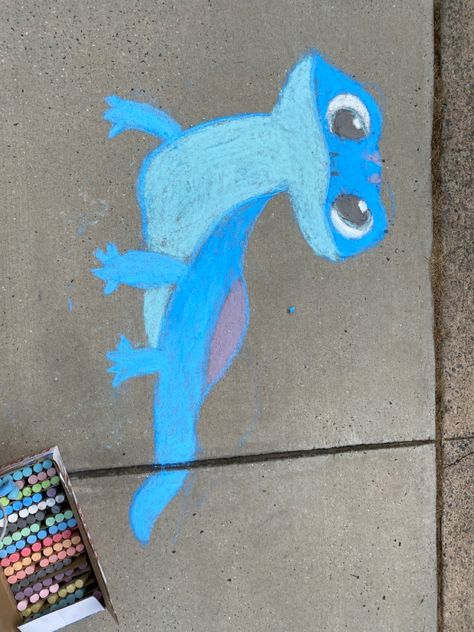 Chalk Characters, Lilo And Stitch Chalk Art, Animal Chalk Art, Disney Chalk Art Easy, Chalk Characters Easy, Chalk Art Disney, Disney Chalk Art, Chalk Drawings Disney, Chalk Art Ideas Disney