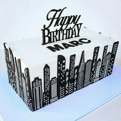 New York  Skyline Design Birthday Cake Architectural Cake, Skyscraper Cake, Nyc Birthday Cake, City Cake Ideas, New York Theme Cake, New York Birthday Theme, New York Birthday Theme Cakes, Building Cake, Nyc Cake