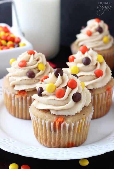 Butter Cupcake Recipe, Life Love And Sugar, Peanut Butter Icing, Reese's Pieces, Peanut Butter Cupcakes, Butter Cupcakes, Butter Icing, Cupcake Flavors, Cakes And Cupcakes