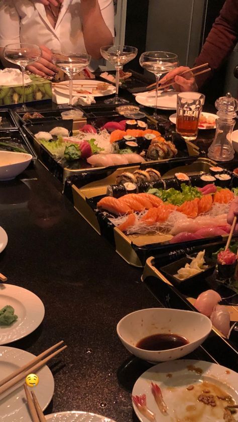 Sushi Night, Party Food Buffet, Food Table, Snap Food, Unforgettable Memories, Food Platters, Food Obsession, Wedding Food, Baccarat