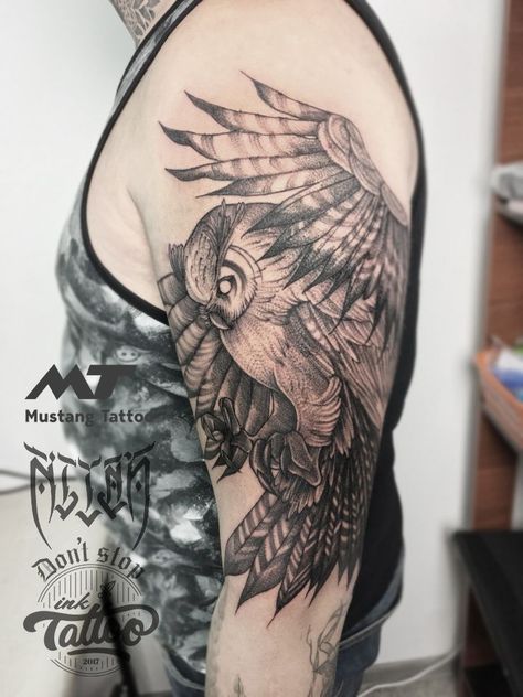 #OwlTattoo #CuteOwlTattoo #OwlInk #OwlTattooDesign #OwlTattooArt #InkedOwls #OwlTattooIdeas #OwlTattooLove #TattooInspiration #AnimalTattoos Owl Tattoo Sleeve, Cute Owl Tattoo, Dragon Tattoo Ideas, Ear Tattoo Ideas, Armor Tattoo, Wing Tattoo Designs, Tattoo Aesthetic, Sonic Exe, Mens Shoulder Tattoo