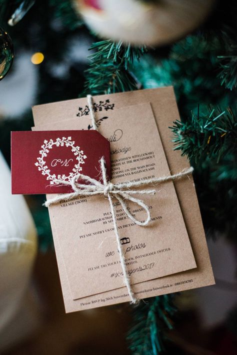 Christmas Wedding Stationery, Diy Christmas Invitations, December Wedding Invitations, Christmas Wedding Invites, Packaging Inserts, Christmas Wedding Themes, Christmas Invitation Card, Christmas Wedding Inspiration, Christmas Wedding Cakes