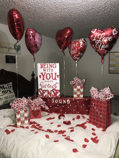 Valentine's Day surprise for him! 5 Senses! Welcome Home Ideas For Inmate, Will You Be My Valentine For Him, Valentines Date Ideas Romantic, Valentines Day Ideas For Boyfriend, 5 Senses Gift For Boyfriend, Valentines Idea, Future Relationship, Saint Valentin Diy, Valentines Bricolage