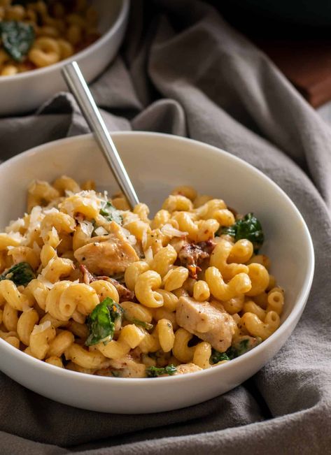 This lighter version of the classic Tuscan Chicken Pasta recipe substitutes broth for the usual heavy cream. It's just as delicious with a fraction of the calories! #HealthyPasta #PastaRecipe #ChickenRecipe #DinnerIdea #EasyWeeknightDinner Chicken Broth Pasta, Dinner Recipes For Winter, Easy Week Night Meals, Dinner Recipes Meal Prep, 30 Minute Dinner Recipes, Favorite Chicken Recipes, Food Dinner Recipes, Tuscan Chicken Pasta, Recipes For Winter