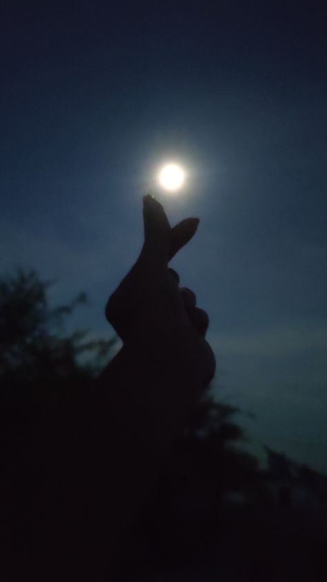 Night view #fullmoon #wallpaper #dpz Hands Asthetic Dpz, Girly Photography Aesthetic Night, Moon Dpz, Nature Dpz, Night View Wallpaper, Night View Aesthetic, Moonlight Tattoo, Hand Dp, Nature Baground Images